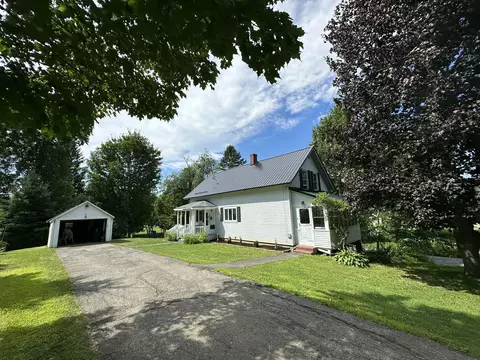 9 Franklin Ave, Houlton, ME 04730