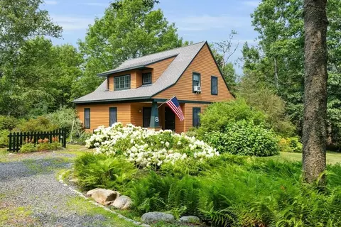 8 Windmill Hill Ln, Castine, ME 04421