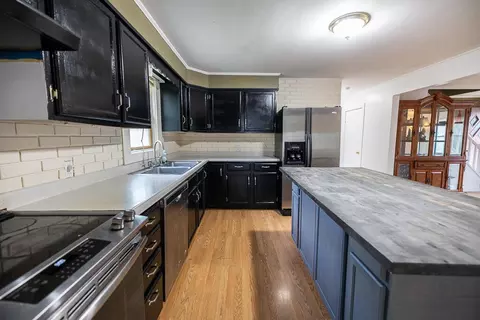 28 Mathews Ave, Waterville, ME 04901