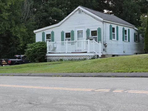 10 Kinderhook St, Randolph, ME 04346