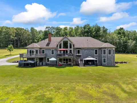 507 Mount Pleasant St, Rockport, ME 04856