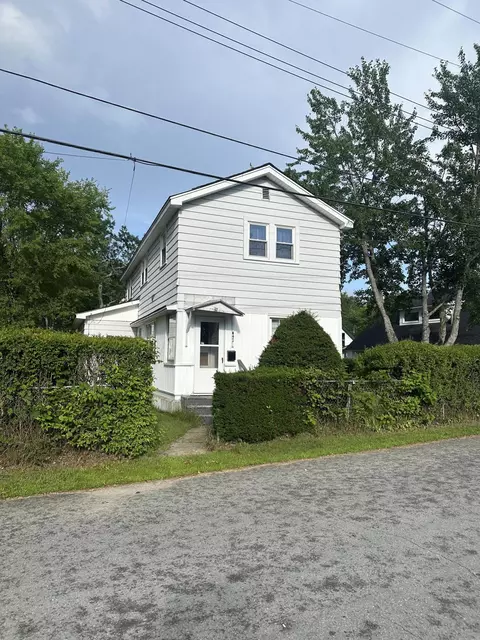 Exterior - 47 York St, Millinocket, ME 04462 photo 2 of 7