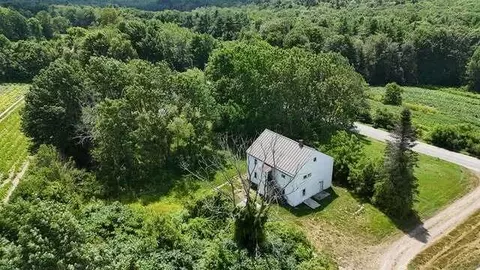 106 Eugley Hill Rd, Nobleboro, ME 04555