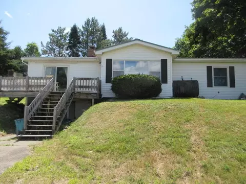 1 E Pittston Rd, Pittston, ME 04345