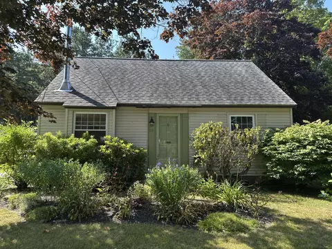 28 Hawthorne St, Brunswick, ME 04011
