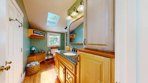 Bath - 46 Killeran Ln, Cushing, ME 04563 photo 4 of 5