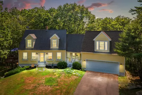 239 Clay Hill Rd, Cape Neddick, ME 03902