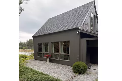 53 Island Ave, Saint George, ME 04859