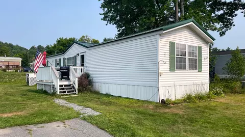 77 Village Dr, Lewiston, ME 04240