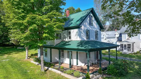 20 N High St, Bridgton, ME 04009