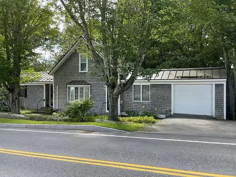 80 Academy Hill Rd, Newcastle, ME 04553