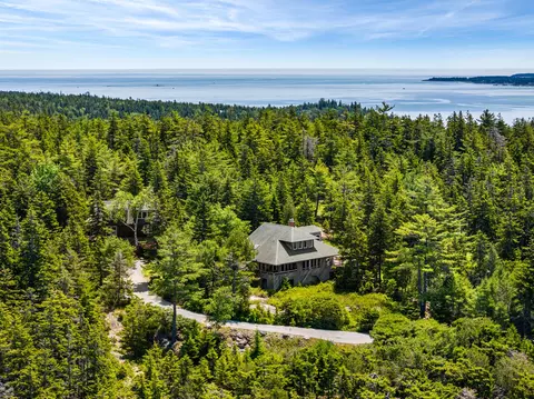 4 Highlands Ln, Mount Desert, ME 04662