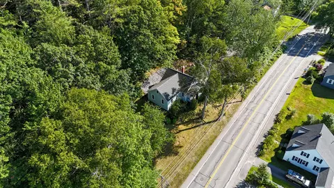 56 Bow St, Freeport, ME 04032