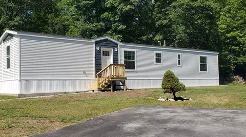 4 Laurik Ln, Naples, ME 04055
