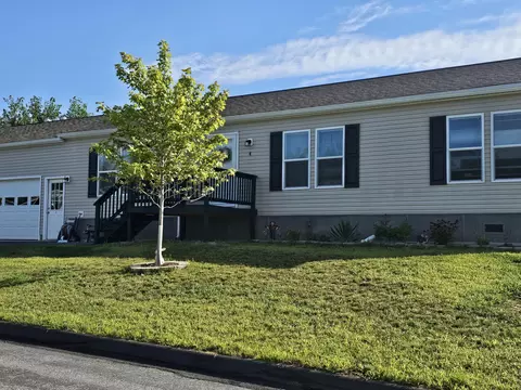 4 Cypress Dr, Norway, ME 04268