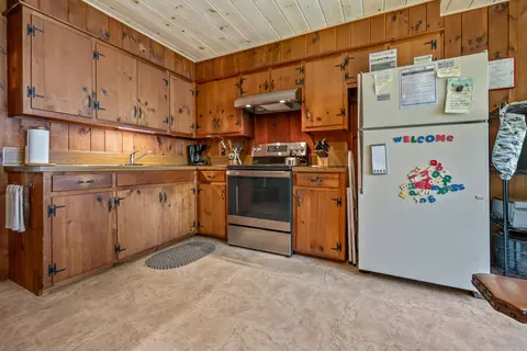 Kitchen - 577 Shelton Trl, Rangeley, ME 04970 photo 2 of 4
