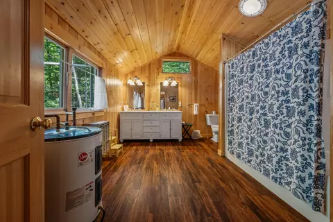 Bath - 577 Shelton Trl, Rangeley, ME 04970 photo 3 of 4