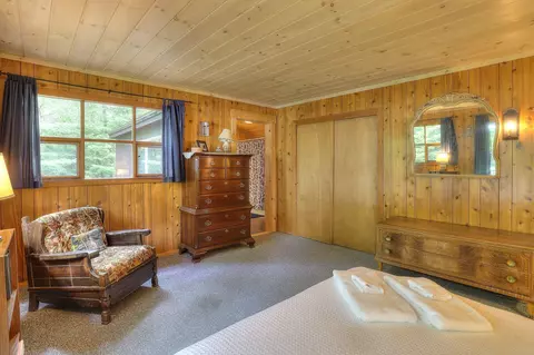 Bedroom - 577 Shelton Trl, Rangeley, ME 04970 photo 6 of 10