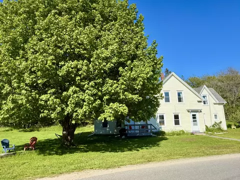50 E Boston Rd, Vinalhaven, ME 04863