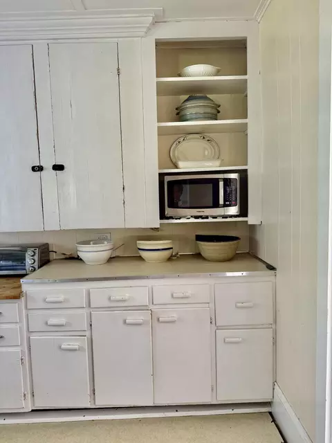 Kitchen - 50 E Boston Rd, Vinalhaven, ME 04863 photo 4 of 4