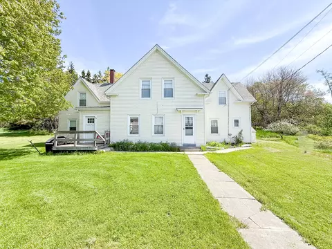 50 E Boston Rd, Vinalhaven, ME 04863