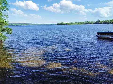 41 Milkweed Ln, Sidney, ME 04330