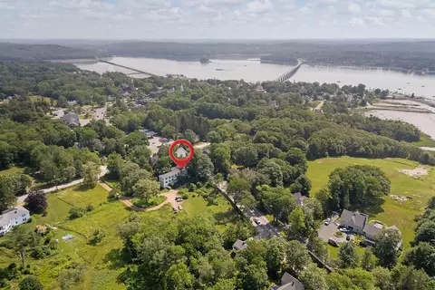 83 Bath Rd, Wiscasset, ME 04578