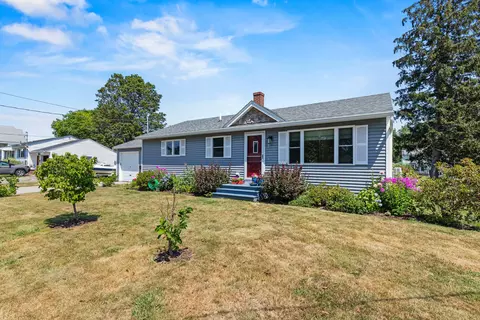 7 Willett St, Biddeford, ME 04005