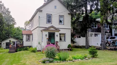 18 N Wiggin St, Greenville, ME 04441