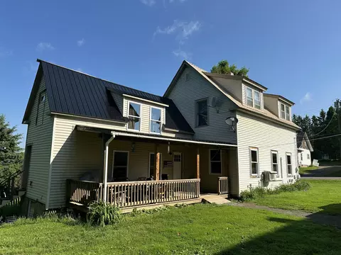 24 Smyrna St, Houlton, ME 04730