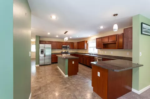 17 Riley Rd, Seabrook, NH 03874