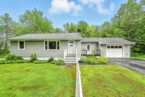 40 Leavitt St, Auburn, ME 04210