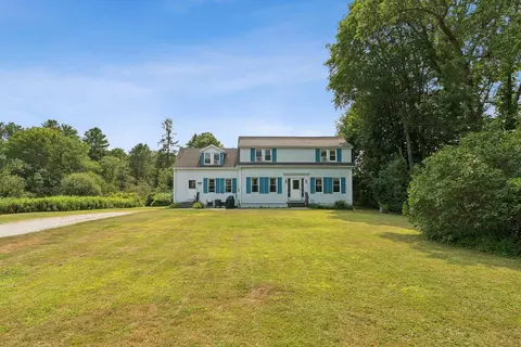 8 Iris Ln, Freeport, ME 04032