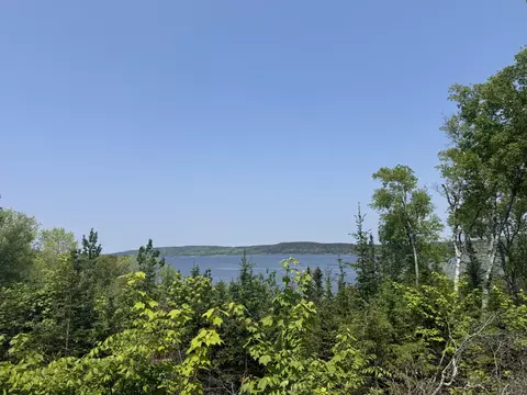 36 Wiegand Pl, Deer Isle, ME 04650