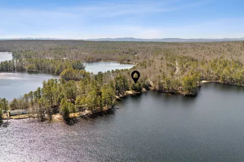160 Lyons Point Rd, Raymond, ME 04071