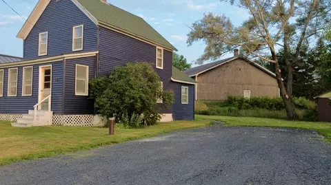 10 Lawrence Ave, Greenville, ME 04441