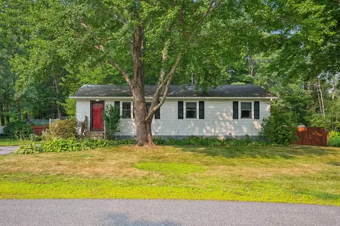4 Whitney St, Lisbon, ME 04250