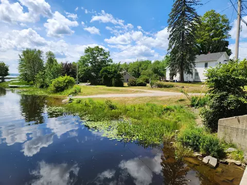 217 Waldoboro Rd, Jefferson, ME 04348