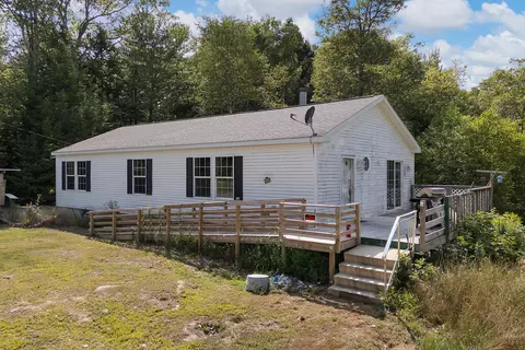 12 Micmac Dr, Wiscasset, ME 04578