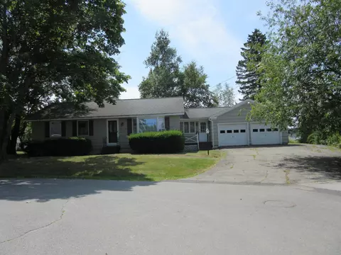 21 Westbrook Ter, Hampden, ME 04444