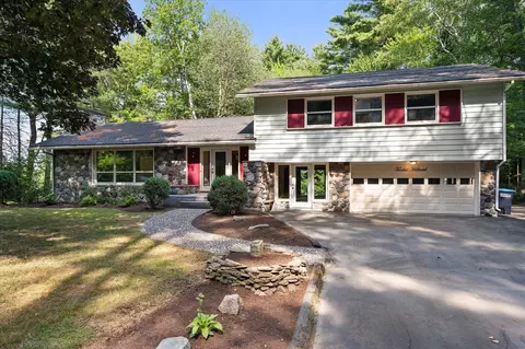 12 Hilliard St, Old Town, ME 04468