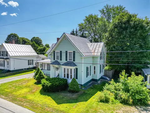 25 Winter St, Skowhegan, ME 04976