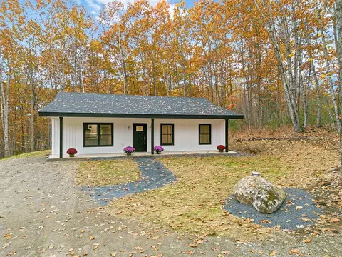3 Stone Hedge Ln, Windsor, ME 04363