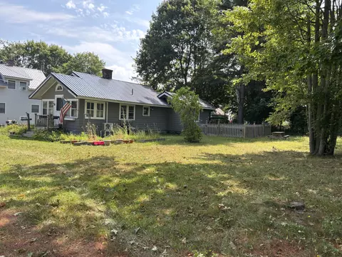 24 Park St, Old Town, ME 04468