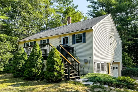 27 Stonehedge Dr, Bridgton, ME 04009