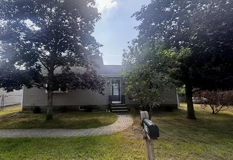 471 Hubbard Rd, Berwick, ME 03901