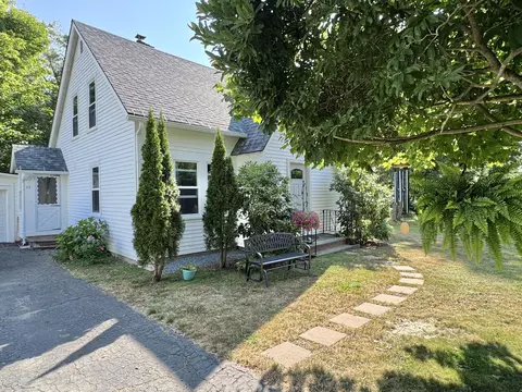 45 Pond St, Bucksport, ME 04416