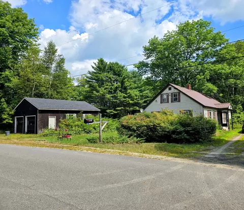 705 Plains Rd, Mount Vernon, ME 04352