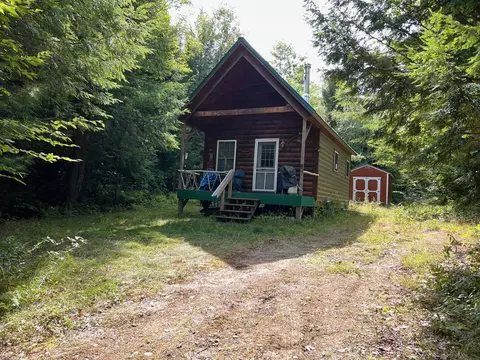 106 Woods Ln, Rumford, ME 04276