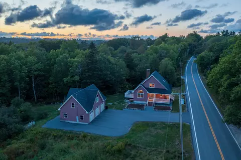 634 Pleasant St, Blue Hill, ME 04614